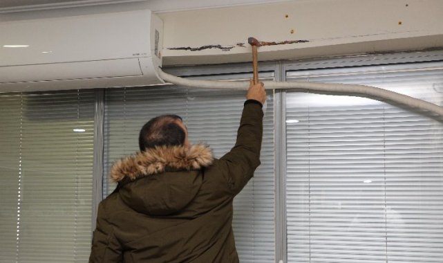 Son depremde çatlakların oluştuğu Mudanya Belediye binasında inceleme başladı
