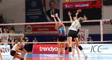 VakıfBank sezonun ilk yarısını galibiyetle tamamladı