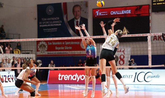 VakıfBank sezonun ilk yarısını galibiyetle tamamladı