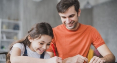 Ailenin tutumu çocuğun okul başarısını etkileyebilir! 