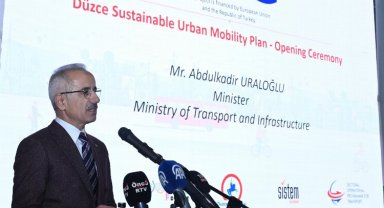 Bakan Uraloğlu, 'sürdürülebilir ulaşım' mesajını Düzce'den verdi