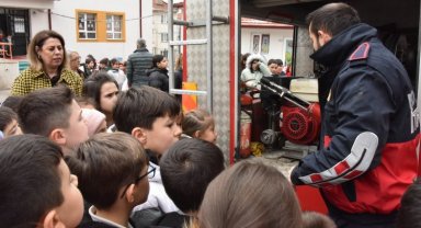 Bozüyük'te itfaiyecilerden yangın eğitimi