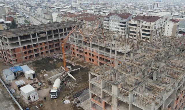 Bursa Yıldırım Mimar Sinan'da yol yarılandı