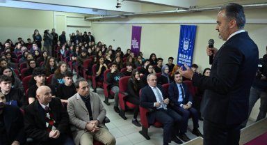 Bursa'da Başkan Aktaş öğrencilerle tecrübe paylaştı