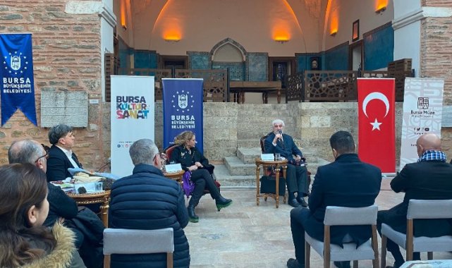 Bursa'da bir koleksiyoner bin hikaye