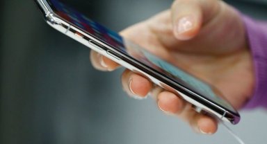 Cep telefonsuz tuvalete dahi girmiyoruz!
