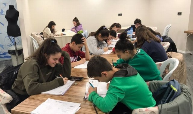Çınar Akademi gençlerin hayatına dokunuyor