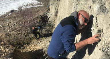 Dokuz Eylül deprem araştırmalarını karada ve denizde hız verdi.. Tsunami risk analizi yapılıyor