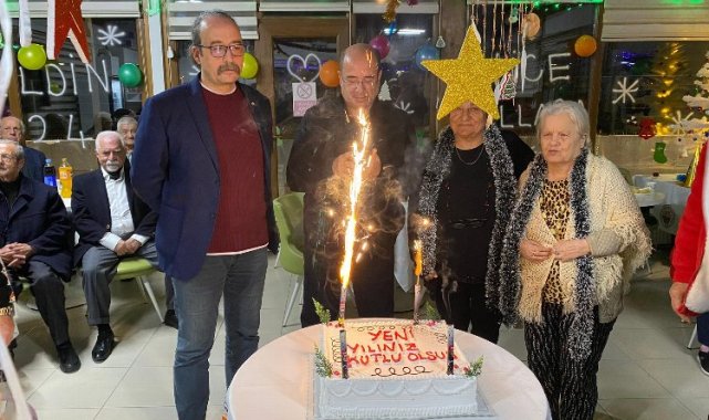 Gemlik'te yaşlı konuk evinde yılbaşı sevinci