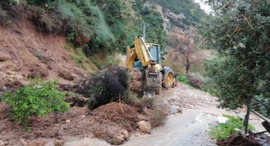 Hatay'da bozulan yollar yeniden düzenleniyor
