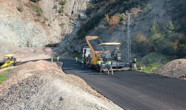 Hatay'da yıpranan yollar asfaltlanıyor