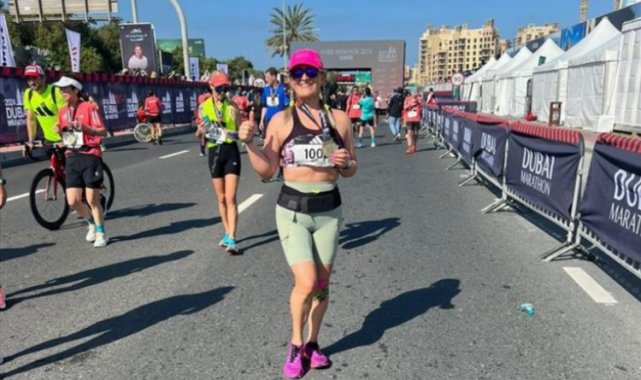 İnegöllü kadın sporcu Dubai'de koştu