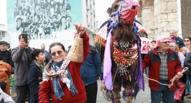 İzmir'de deve güreşlerinde 'altın havan' sahibini buldu