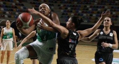 İzmit'in perileri Hatay'ı rahat geçti