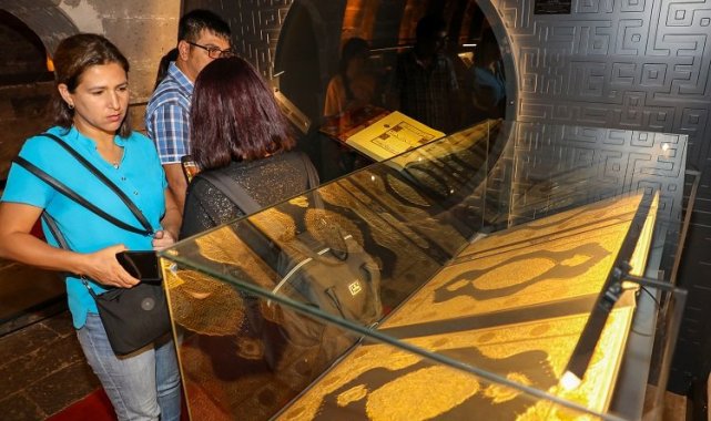 Kayseri Talas'ın Tıpkıbasım Kur'an sergisine yoğun ilgi