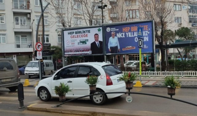 Keşan'da Gelecek Partisi'nden bilboard tepkisi