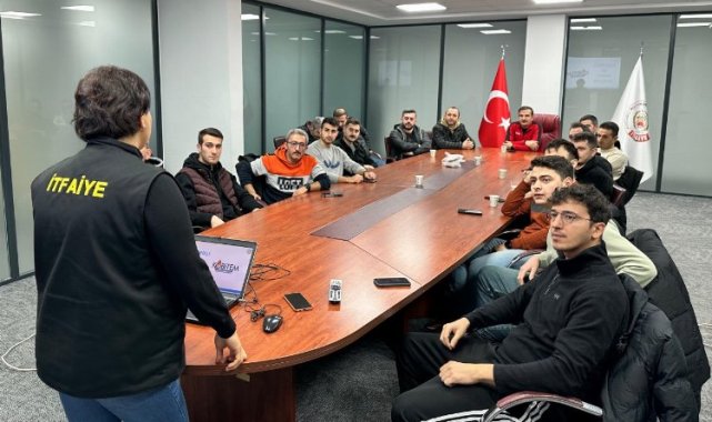 Kocaeli İtfaiyesi'nden elektrikli araçlara müdahale eğitimi