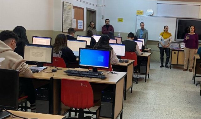 Manisalı öğrenciler klavyelerini konuşturdu