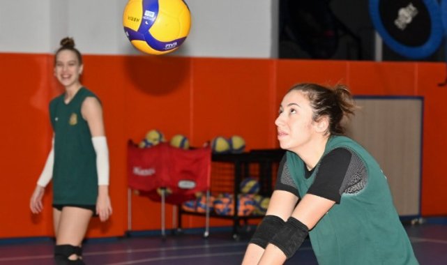 Manisalı Sultanlar Ata Spor'a hazırlanıyor