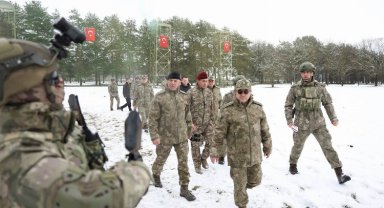 Orgeneral Bayraktaroğlu Bolu 2. Komando Tugayı'nda