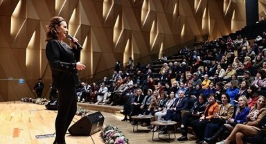 Perihan Savaş Denizlili kadınlarla buluştu