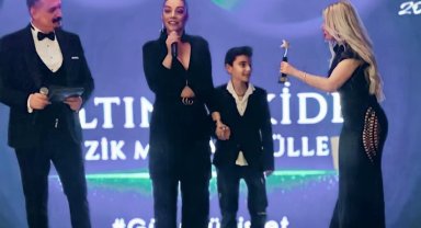 Rockçı Barış Gülay'a büyük onur