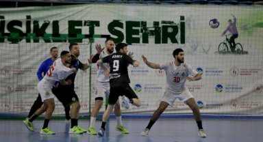 Sakarya hentbolda ikinci yarıya hazır