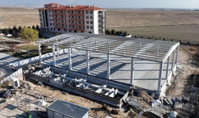 Selçuklu Fen Lisesi'ne kapalı salon şekilleniyor