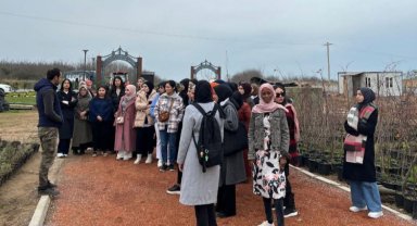 Üniversiteli gençler Sakarya'nın güzelliklerini keşfediyor