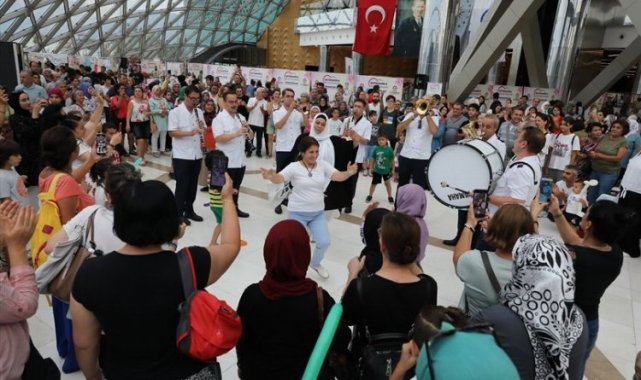 Ünlüler bu festivale akın ediyor