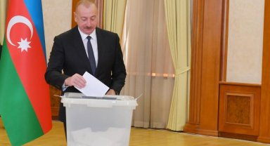 Aliyev yemin ederek görevine başladı