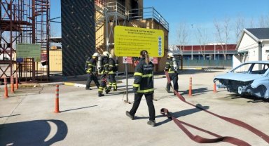 Büyükşehir İtfaiyesi'nden tersane personeline eğitim