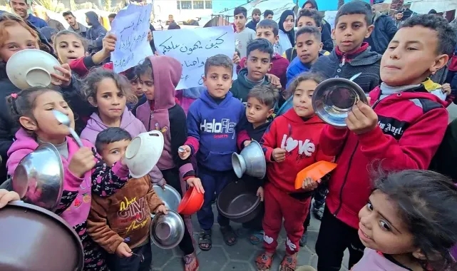 Filistinli çocuklar protesto düzenledi