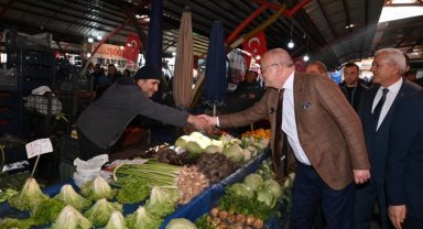 Manisa Alaşehir pazarında başkanlar moral buldu