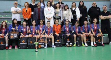 Yıldırım MTAL Kız Futsal Takımı Bursa ikincisi