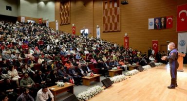 Alper Gezeravcı, KAYÜ'de öğrencilerle buluştu