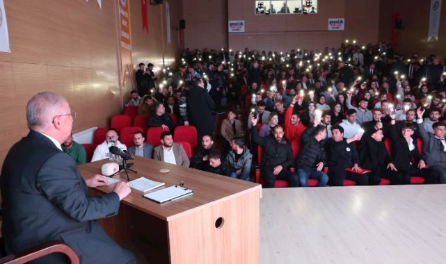 Bakan Güler, memleketinde gençlerle buluştu