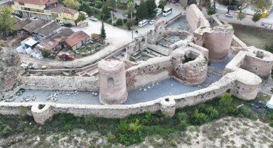 Bursa İznik'te 1800 yıllık Roma Tiyatrosu turizme kazandırıldı