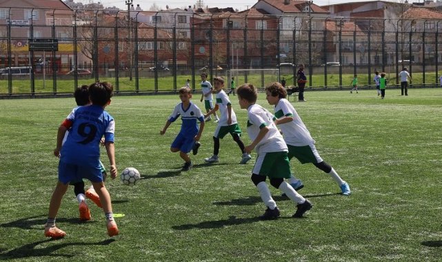 Bursa'daki İlkokul Futbol Şenliği'nde kupalar sahiplerini buldu