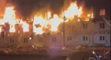 İşçilerin kaldığı konteynerler alev alev yandı