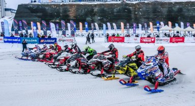 Kar motorlarının sesi Erciyes'te yankılandı