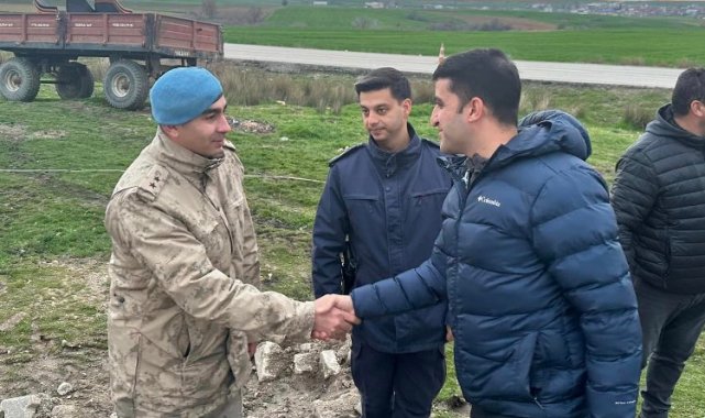 Kaymakam Sevgili Yunan sınırında Mehmetçik ile oruç açtı
