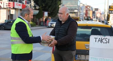 Kocaeli'de taksiciler Ramazan'da unutmadı