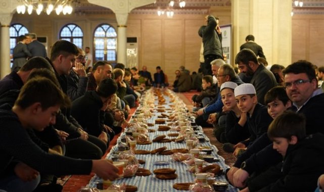 Konya'da hafızlık öğrencileri iftar programında buluştu