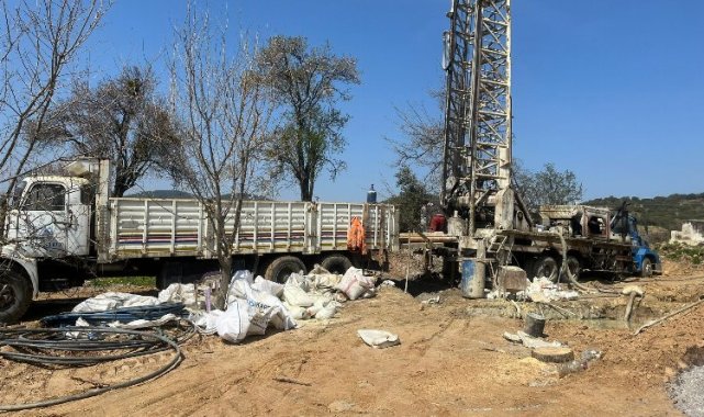Manisa Dindarlı'nde Mahallesinde sondaj çalışmaları sürüyor