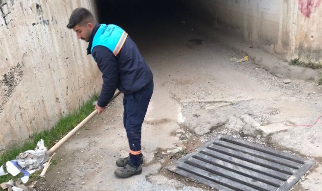 Manisa'da ızgara temizleme çalışmaları sürüyor