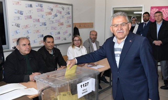 Memduh Büyükkılıç'tan sandık çağrısı