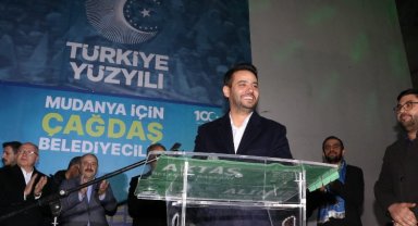 Mudanya'da AK Parti seçim ofisine coşkulu açılış