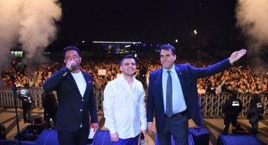 Osmangazi Meydanı'nda Bilal Sonses coşkusu
