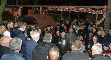 Paşayiğitliler Özcan'ı bağırlarına bastı